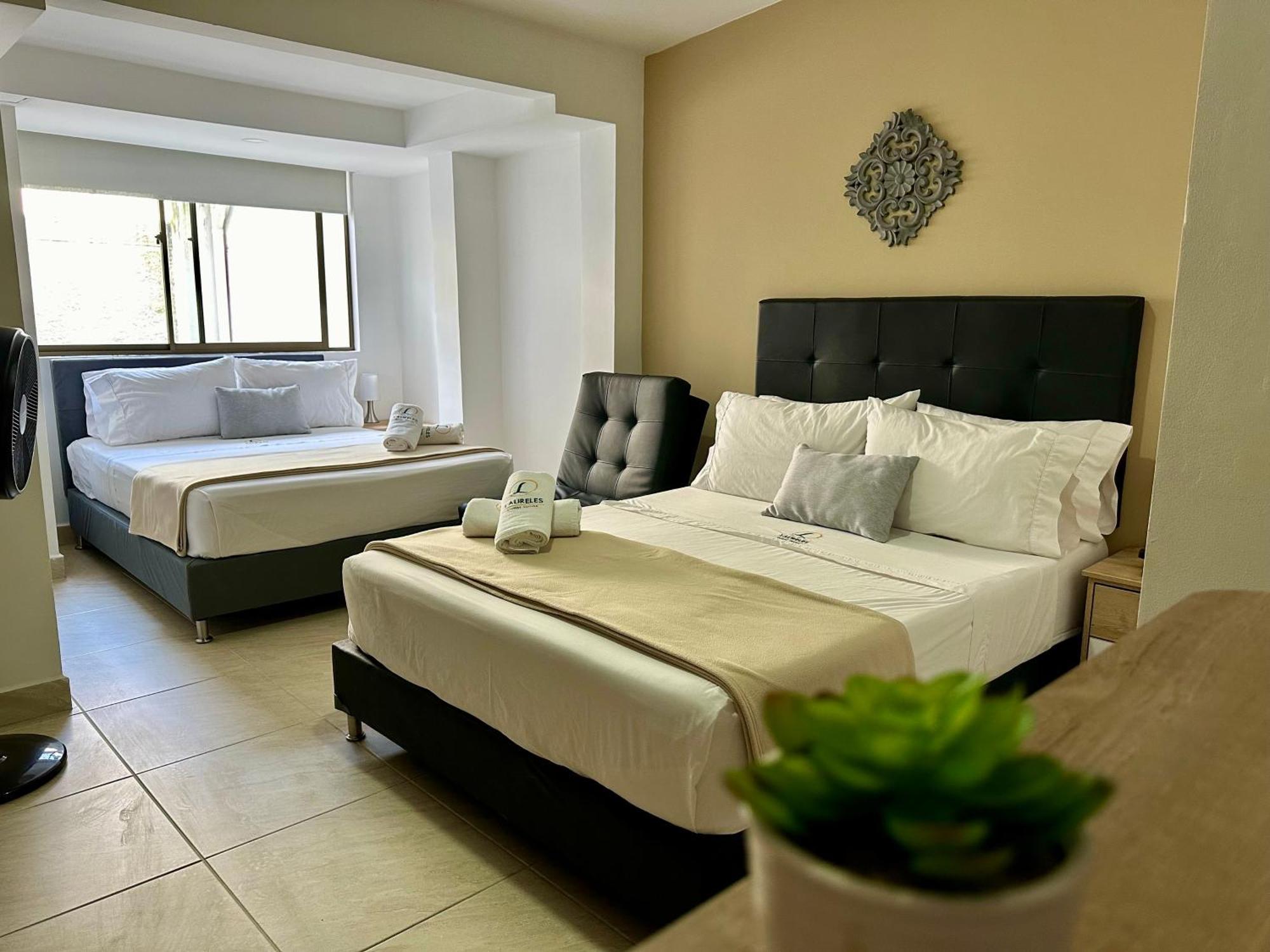 Laureles Guest House Lgh Hotel Medellín Exteriér fotografie